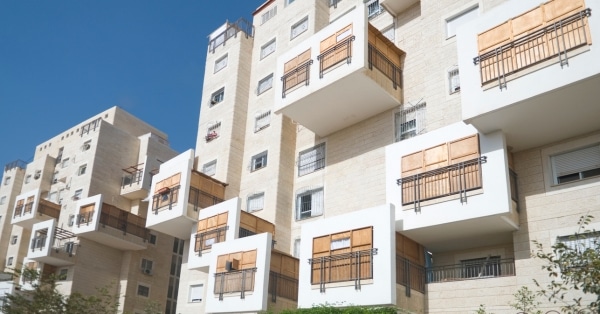 סגירת מרפסת לסוכה