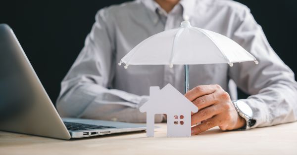 מה חשוב לבדוק לפני שבוחרים כיסוי ביטוחי לעסק מבוסס שירות