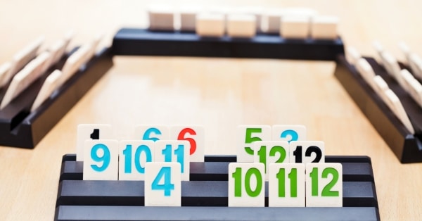 5 טיפים לחיזוק הזיכרון והחשיבה באמצעות משחקי קלפים