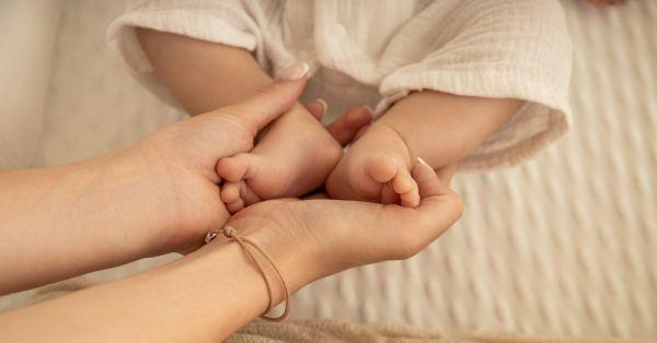 Newborn Feet Pointing In? Here’s How to Spot It Early and What Actually Helps