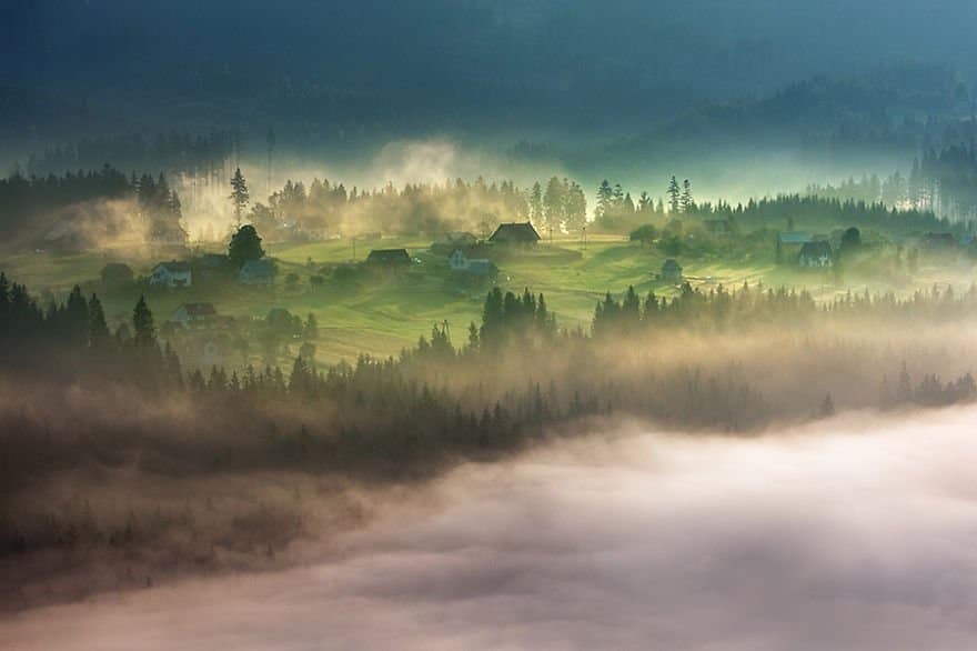 Photographs of the breathtaking misty villages in Poland and Italy