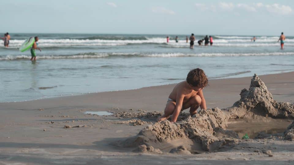 4 things you’ll need for the perfect beach day