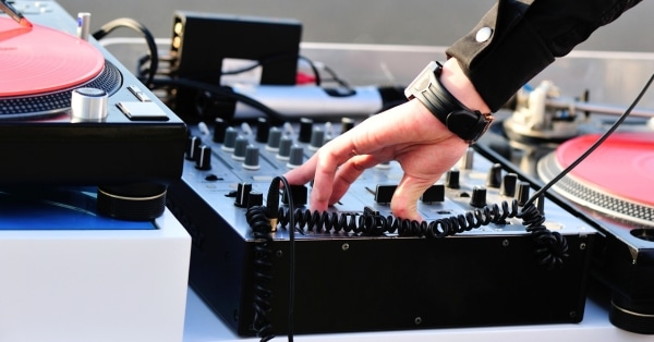 ידיים של DJ