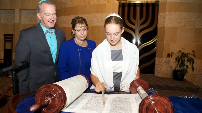 איך לחגוג בת מצווה בלי לשבור את הכיס
