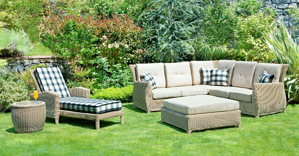 למדו כיצד לחסוך בהוצאות על תחזוקת רהיטי גן: כל היתרונות של חידוש הריפוד