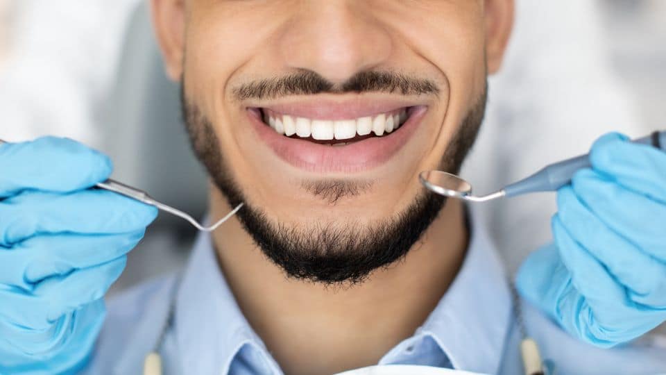 השתלות חניכיים: סקירה של ההליך והיתרונות