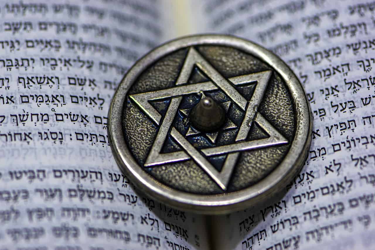 מה צריך להופיע על מצבה על פי ההלכה