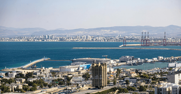 חיפה זזה קדימה כך בוחרים מתווך נדל״ן מסחרי אמין בעיר - 5 מבחנים שאסור לפספס