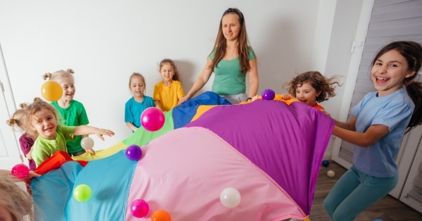 5 משחקים ליום הולדת בבית שילדים אוהבים
