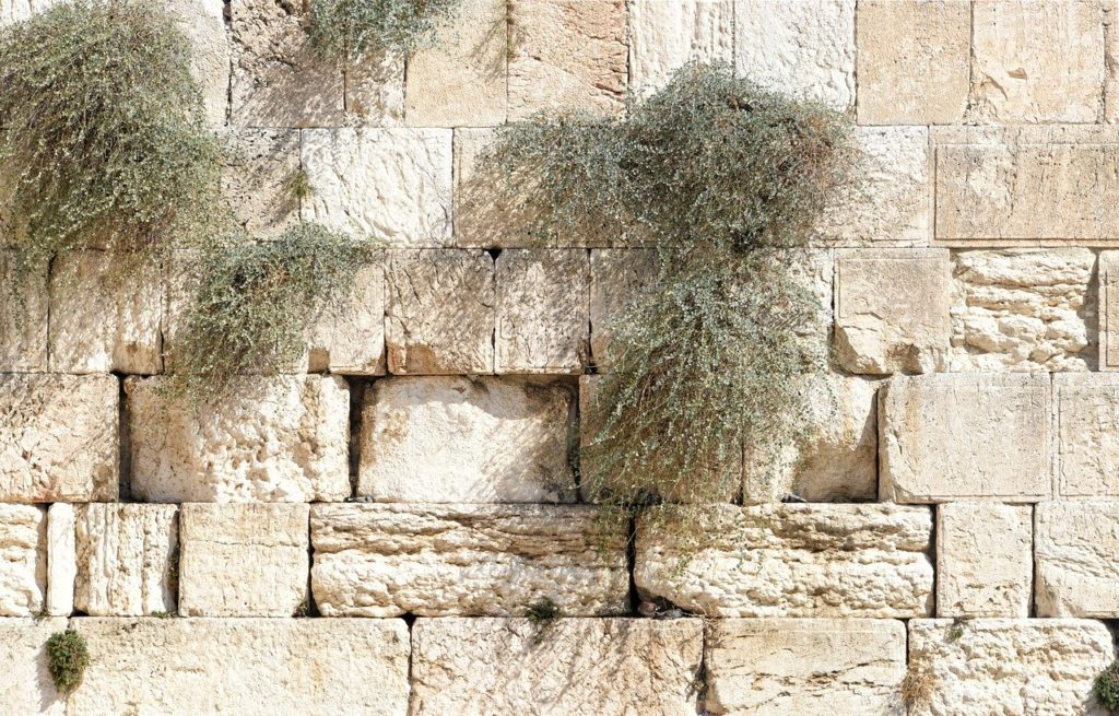 קיר עתיק