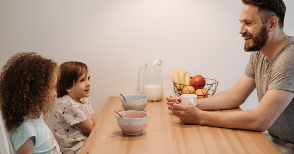 יצירת סביבה תומכת ולא שיפוטית