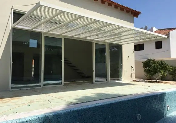 פרגולות שונות למרפסת – מגוון פתרונות מעוצבים