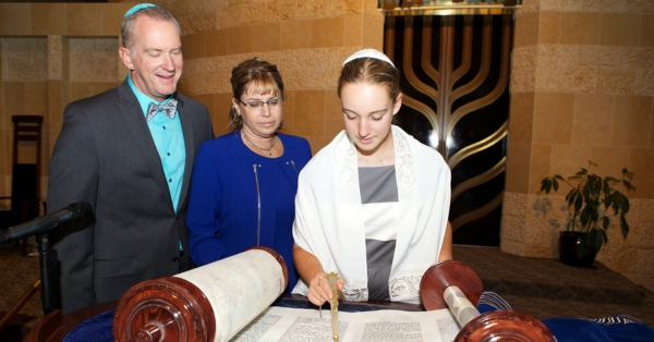 לקלוט את ההתרגשות בעדשה: 6 טיפים לצילום כלת המצווה במסיבה
