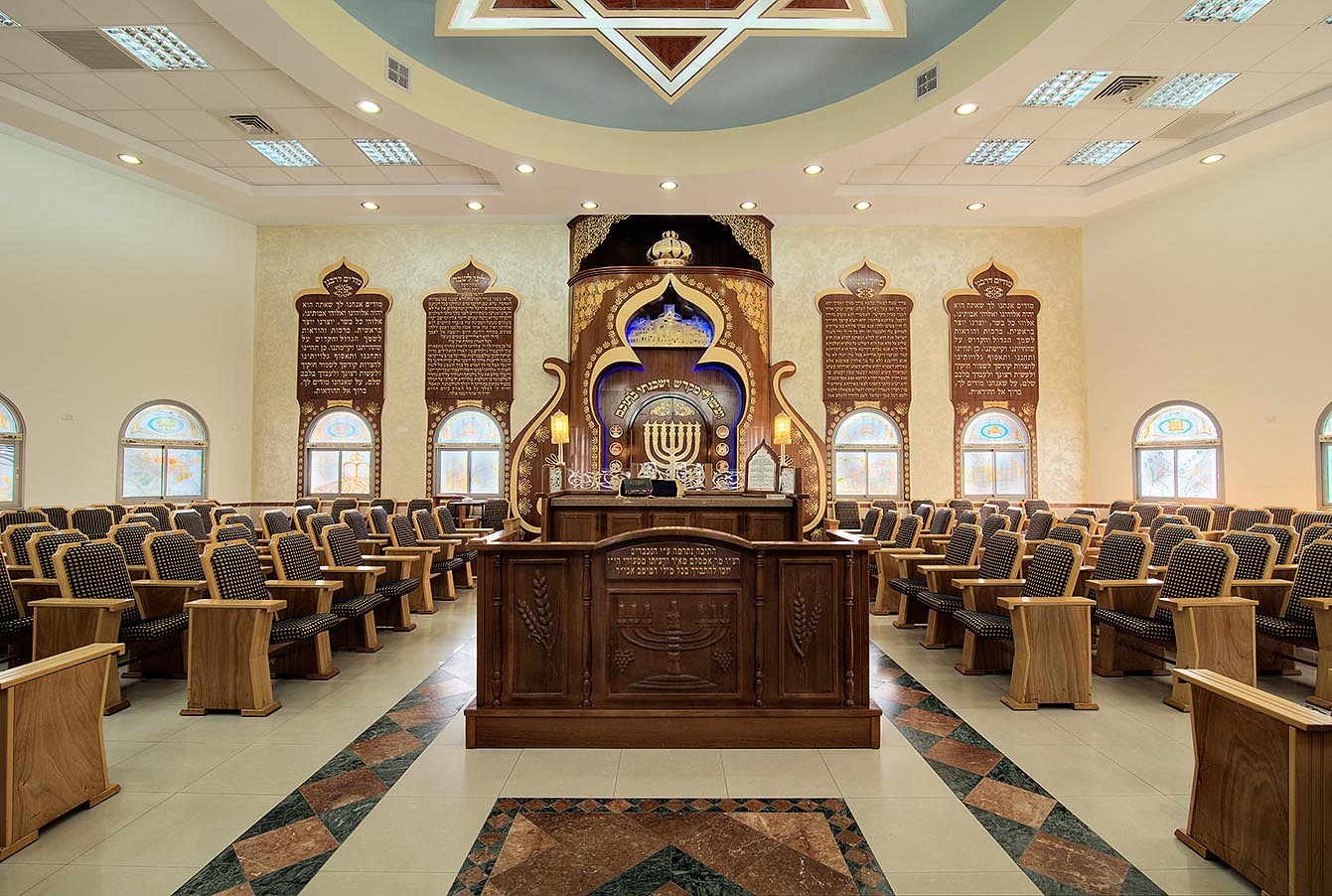 צילום אדריכלי של בתי כנסת, ישיבות וכוללים