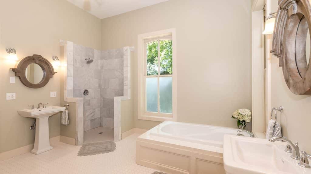 The bathroom 1589454831 חדר בעיצוב מיוחד