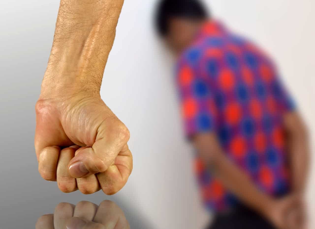 במקרי אלימות במשפחה כדאי לפנות לעורך דין פלילי