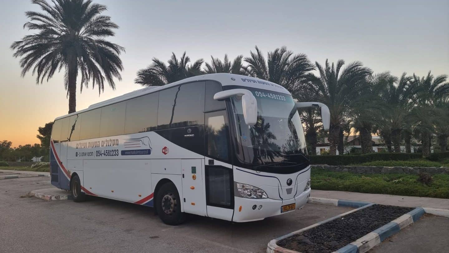 היתרון של חברת הסעות פרטית לעומת תחבורה ציבורית בטיולים